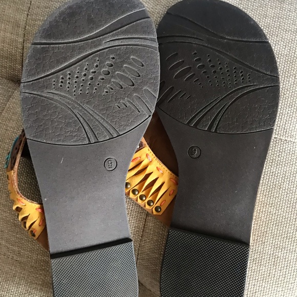 Ladies slip on sandals - Picture 2 of 3